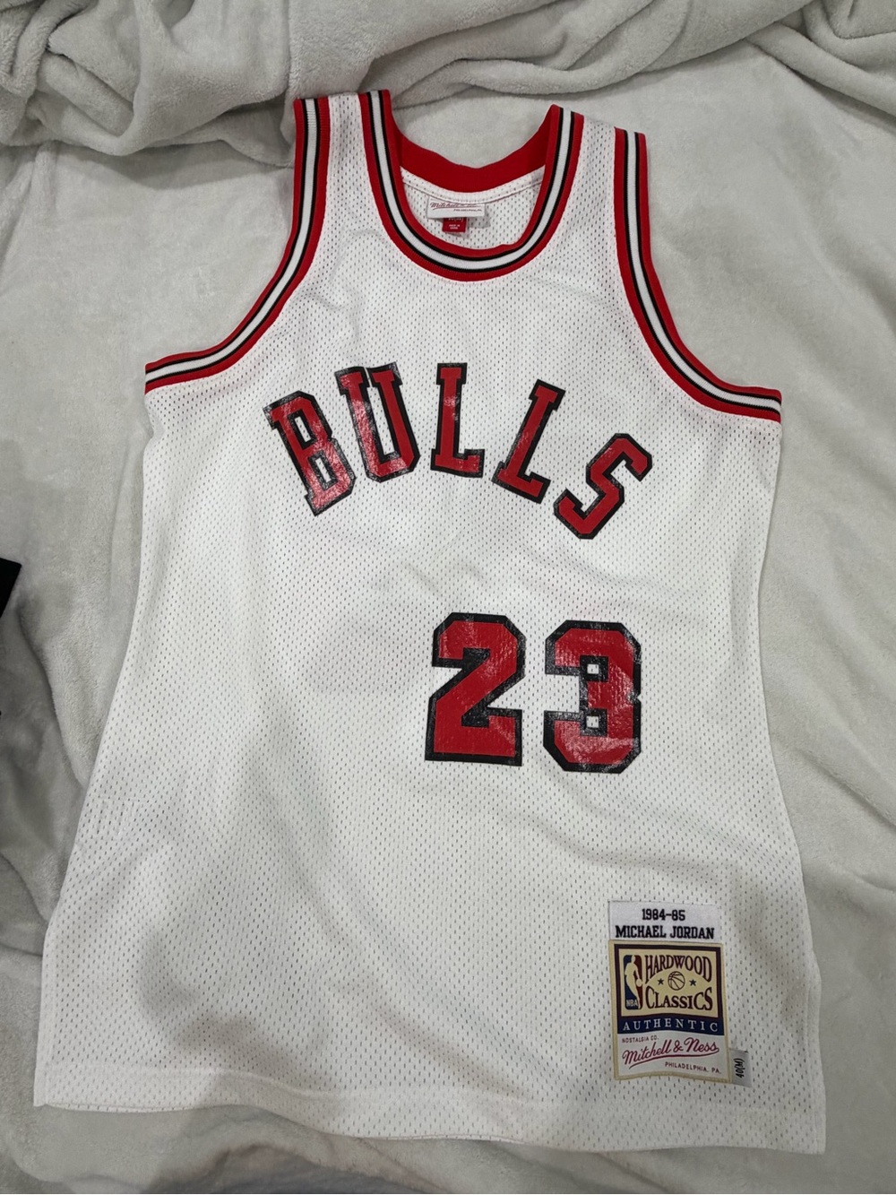 Mitchell & Ness Chicago Bulls Michael Jordan #23 White/Red/Black NBA Jersey, M